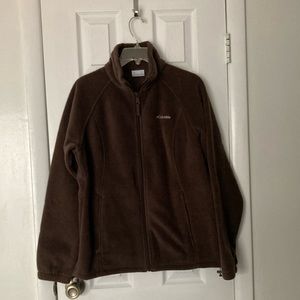Ladies brown fleece size large like new.